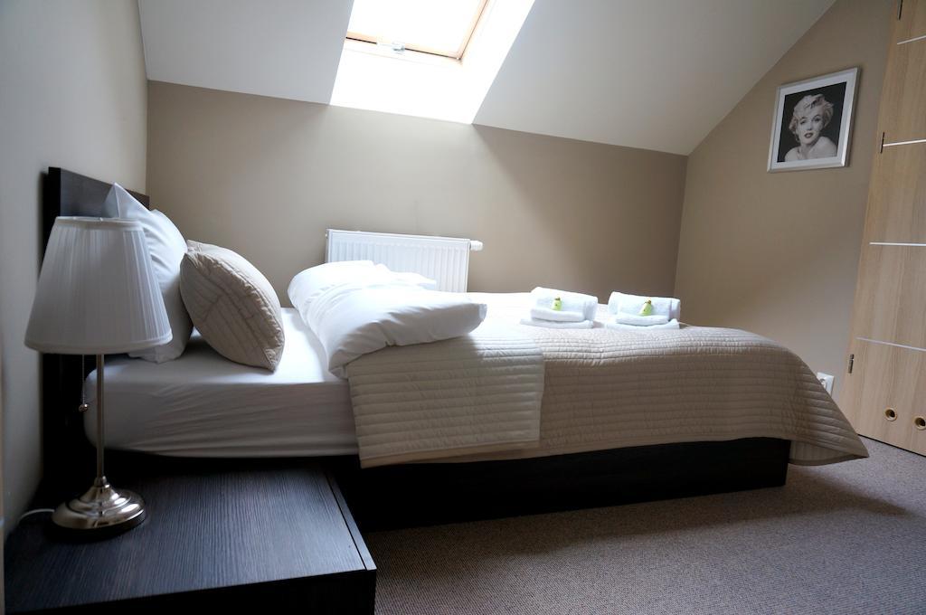 Villa Modlin Airport Nowy Dwór Mazowiecki 部屋 写真