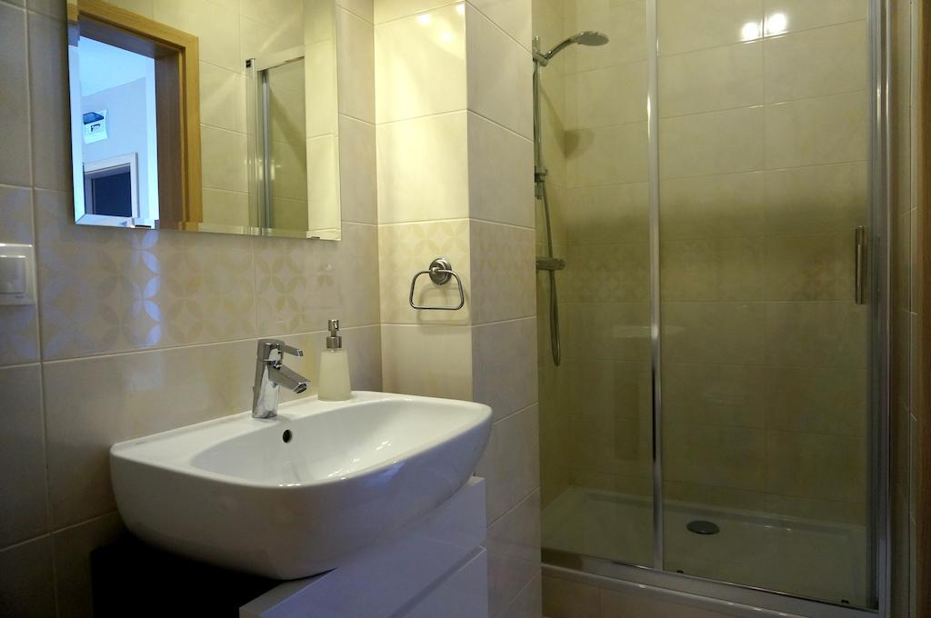 Villa Modlin Airport Nowy Dwór Mazowiecki 部屋 写真