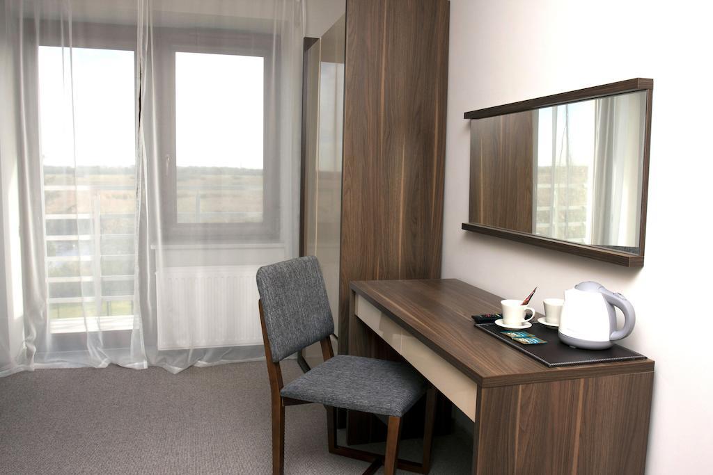 Villa Modlin Airport Nowy Dwór Mazowiecki エクステリア 写真