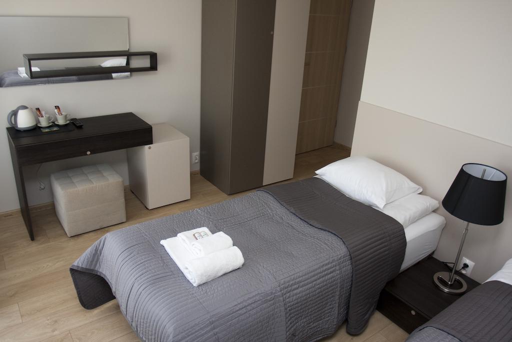 Villa Modlin Airport Nowy Dwór Mazowiecki エクステリア 写真